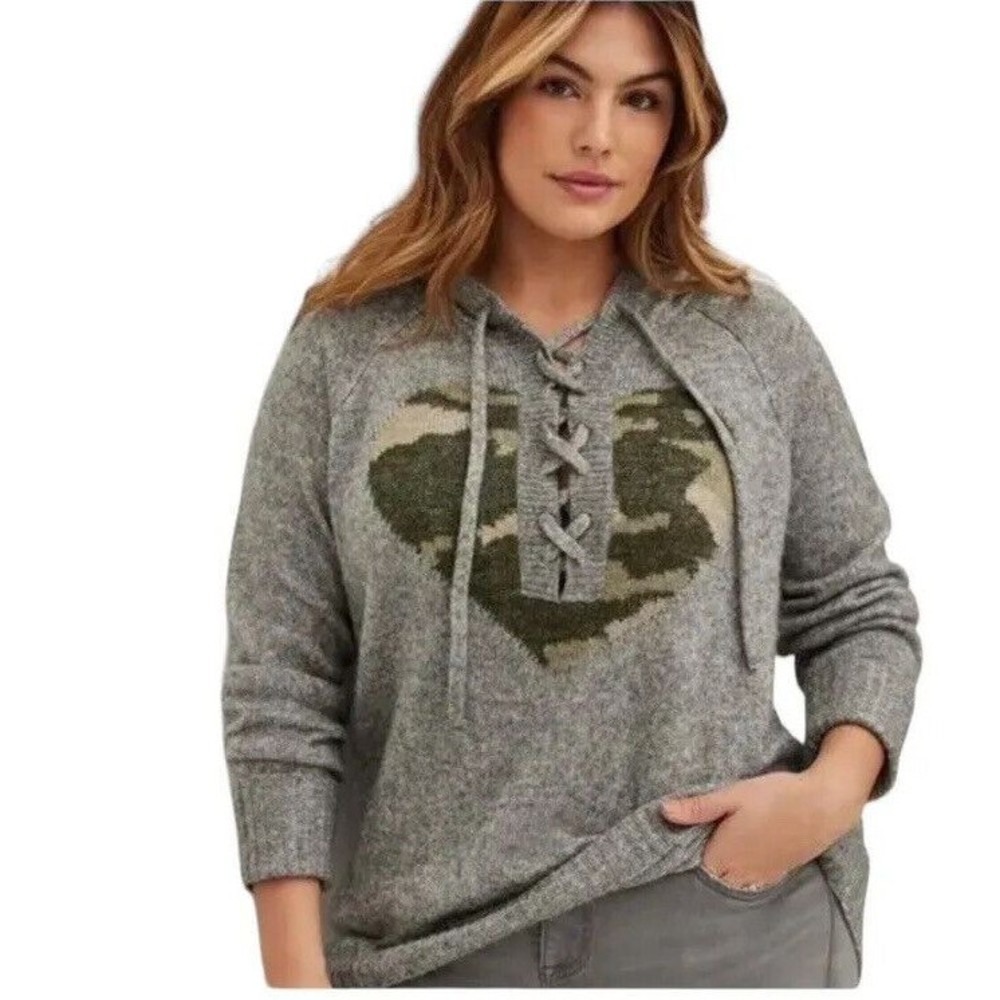 Torrid Hoodie Sweater Womens Camo Heart Heather Gray  Torrid Size 2 US Size 2X